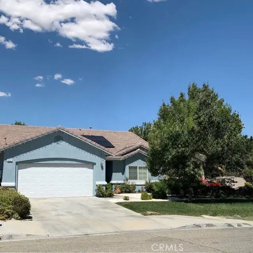 3207 Jonathon Street, Lancaster