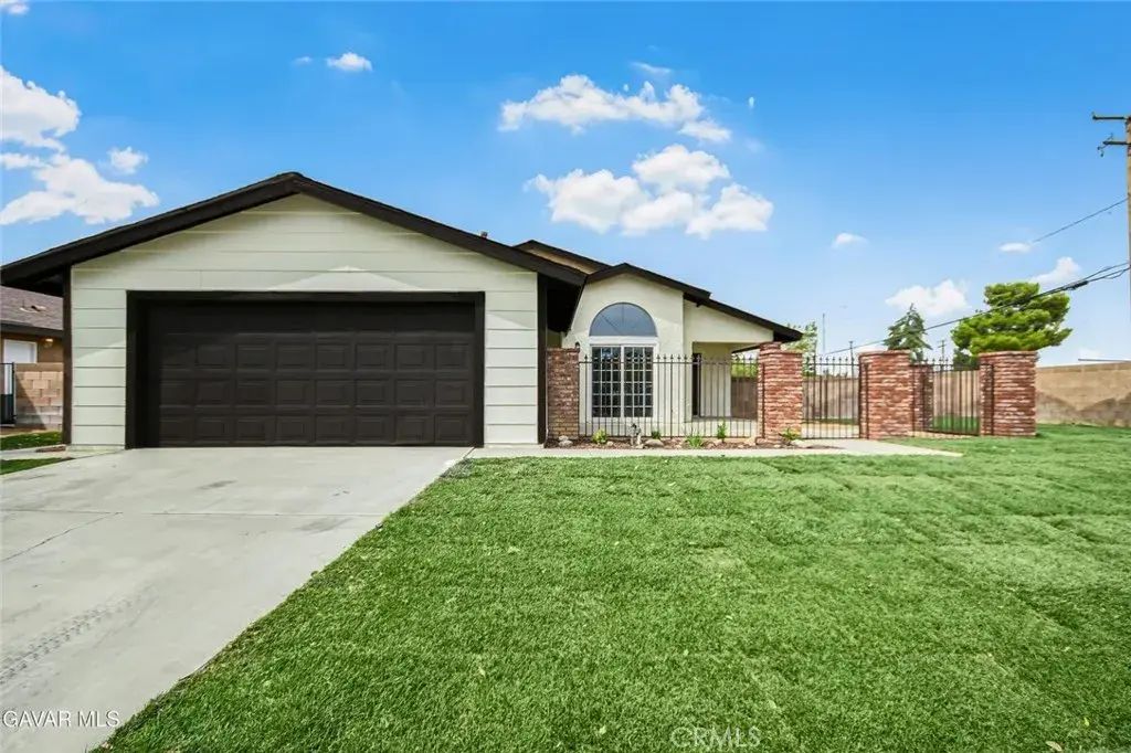 1345 E Avenue Q13, Palmdale