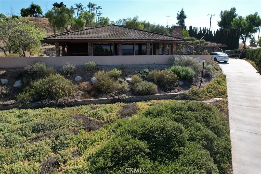 15471 Washington Street, Riverside