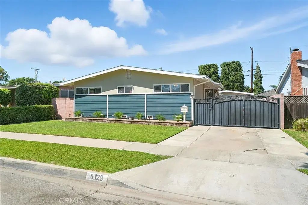 5129 E Flagstone Street, Long Beach