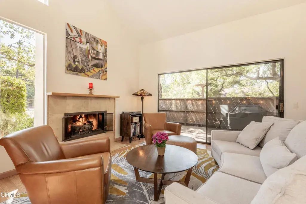 1008 Creekside Way E, Ojai
