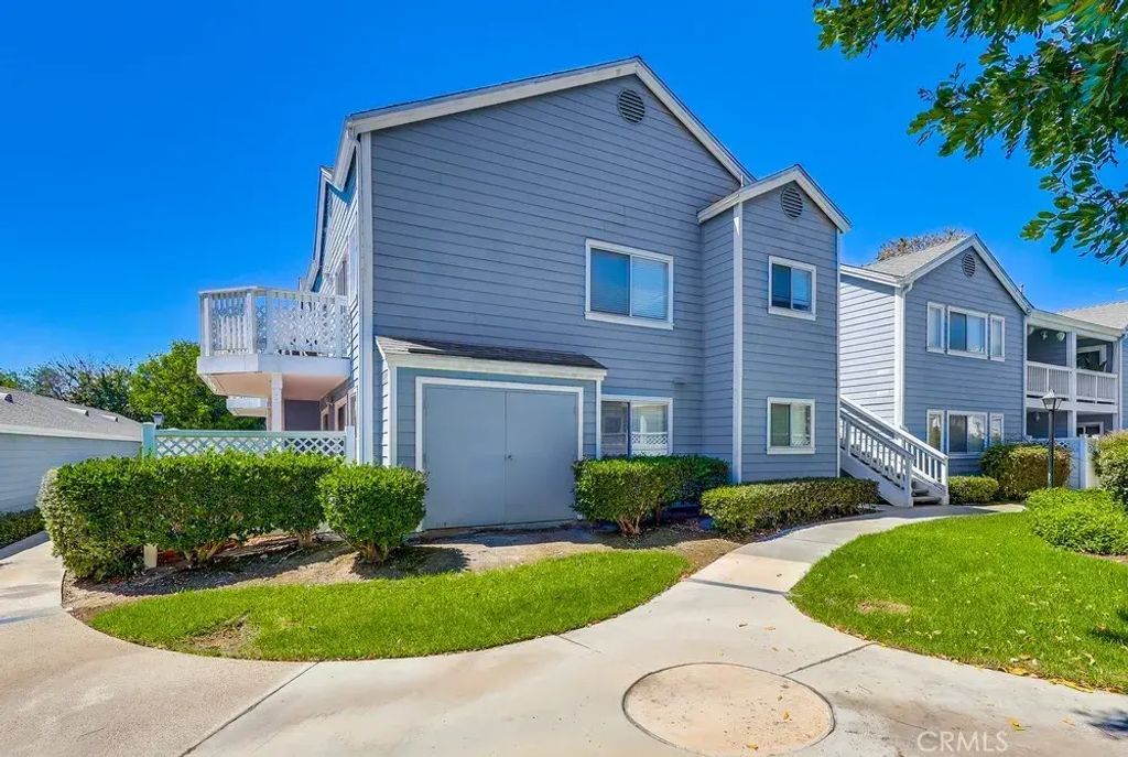 12874 Sycamore Village Drive, Norwalk