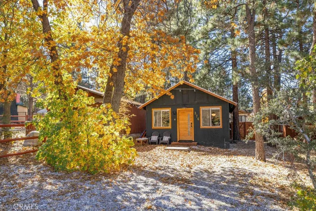 376 Riverside Avenue, Sugarloaf