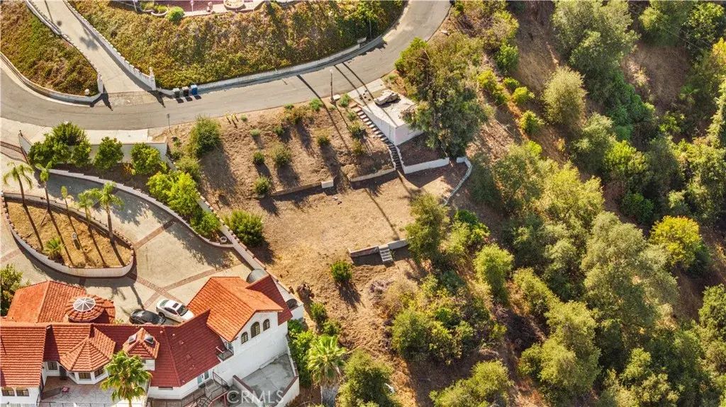 1098 Oak Knoll, Pomona