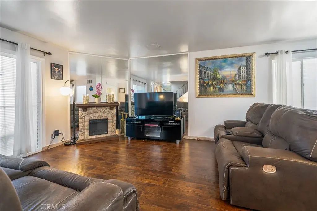 8633 Balboa Boulevard 29, Northridge