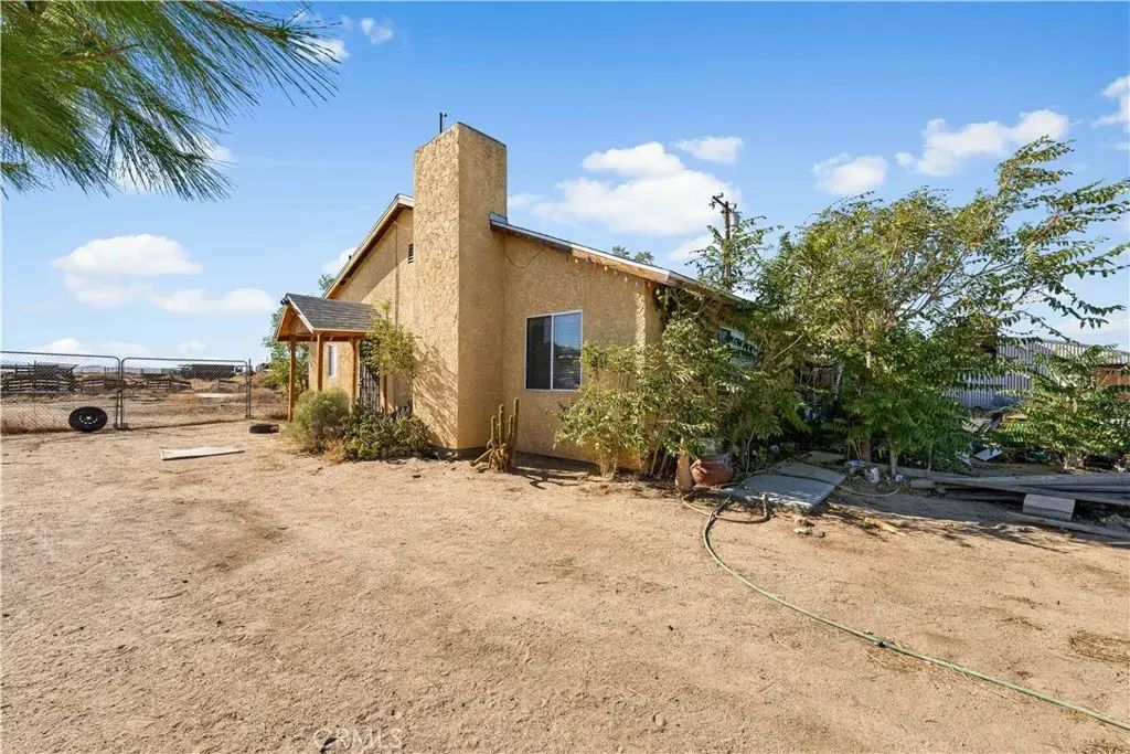 7635 W Avenue G, Lancaster