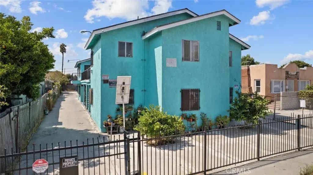 1114 W 105th Street, Los Angeles