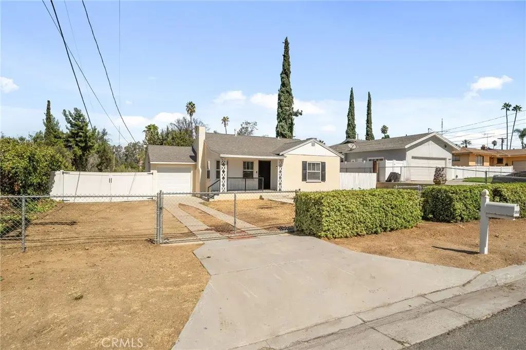 5949 Grand Avenue, Riverside