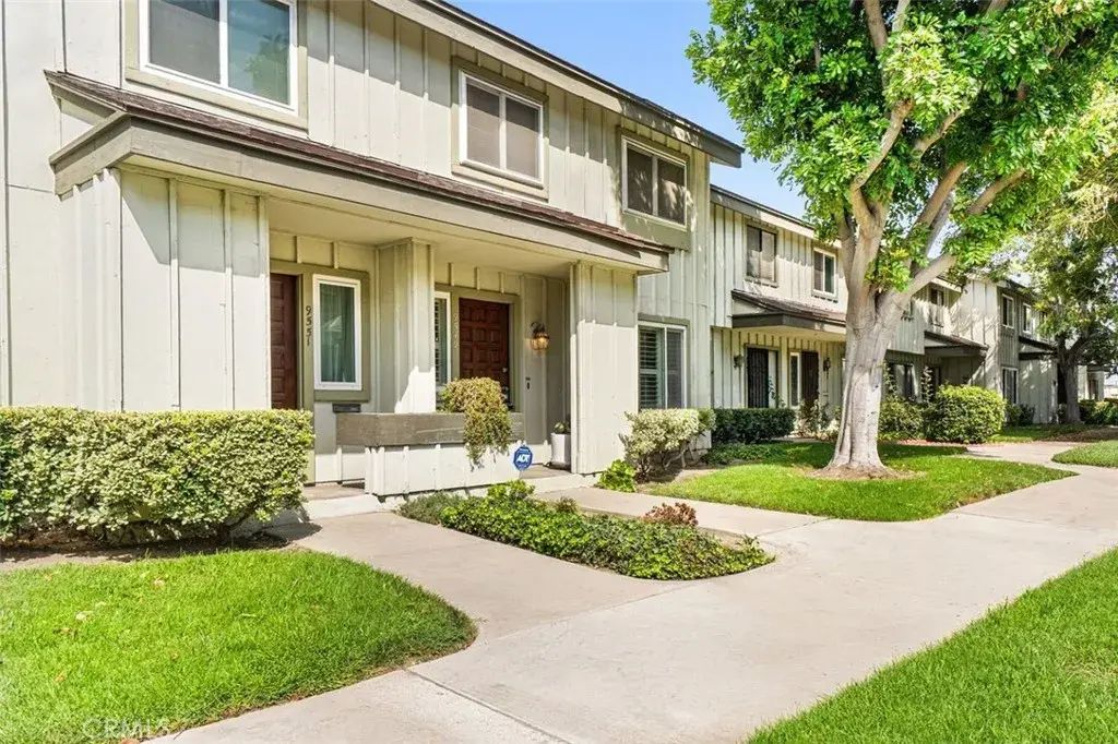 9549 Karmont Avenue, South Gate