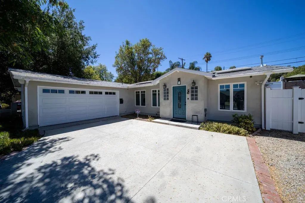 6661 Franrivers Avenue, West Hills