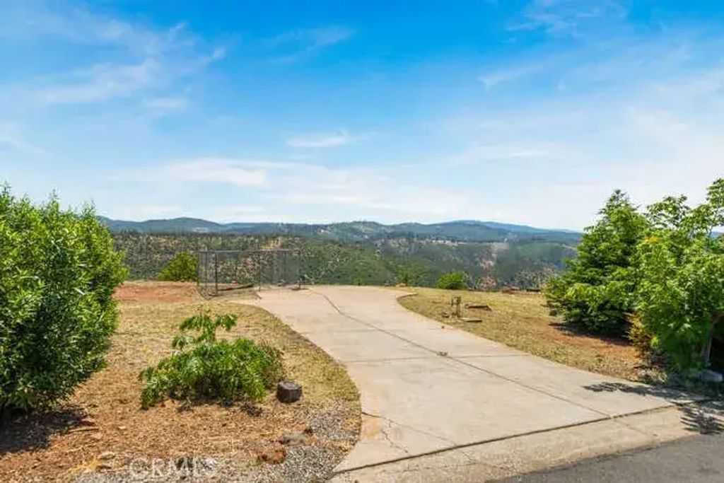 5278 Country Club, Paradise
