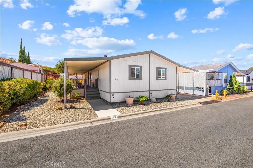 40701 W Rancho Vista 187, Palmdale