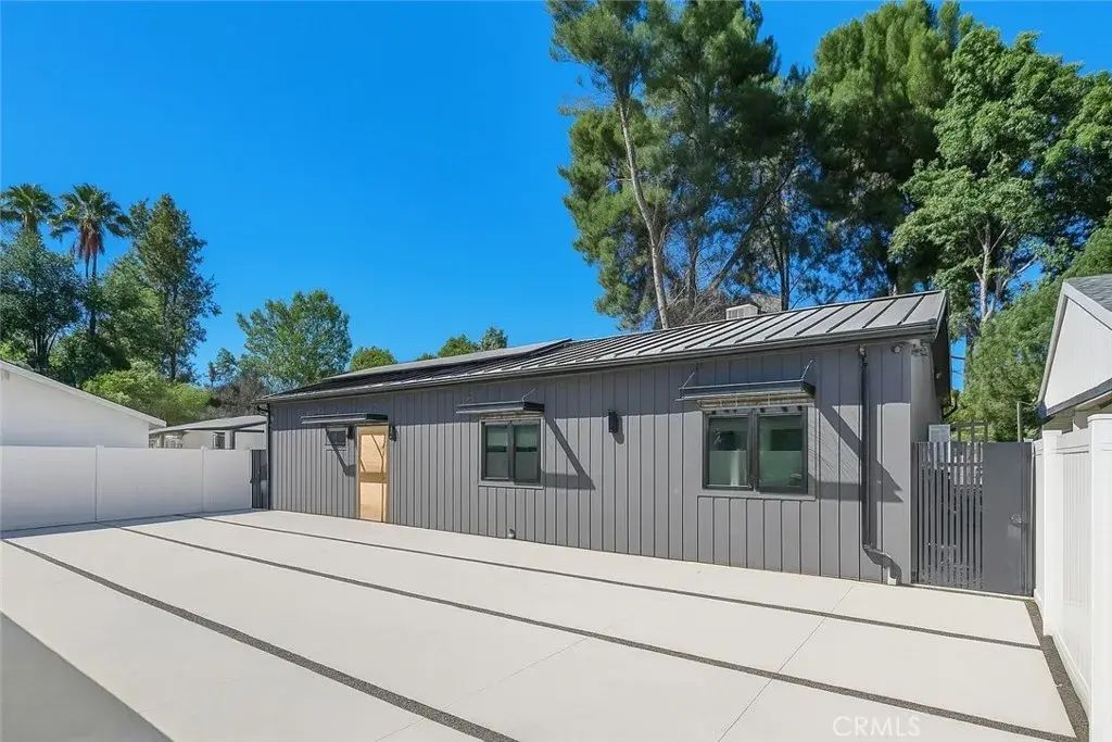 22843 Dolorosa Street, Woodland Hills