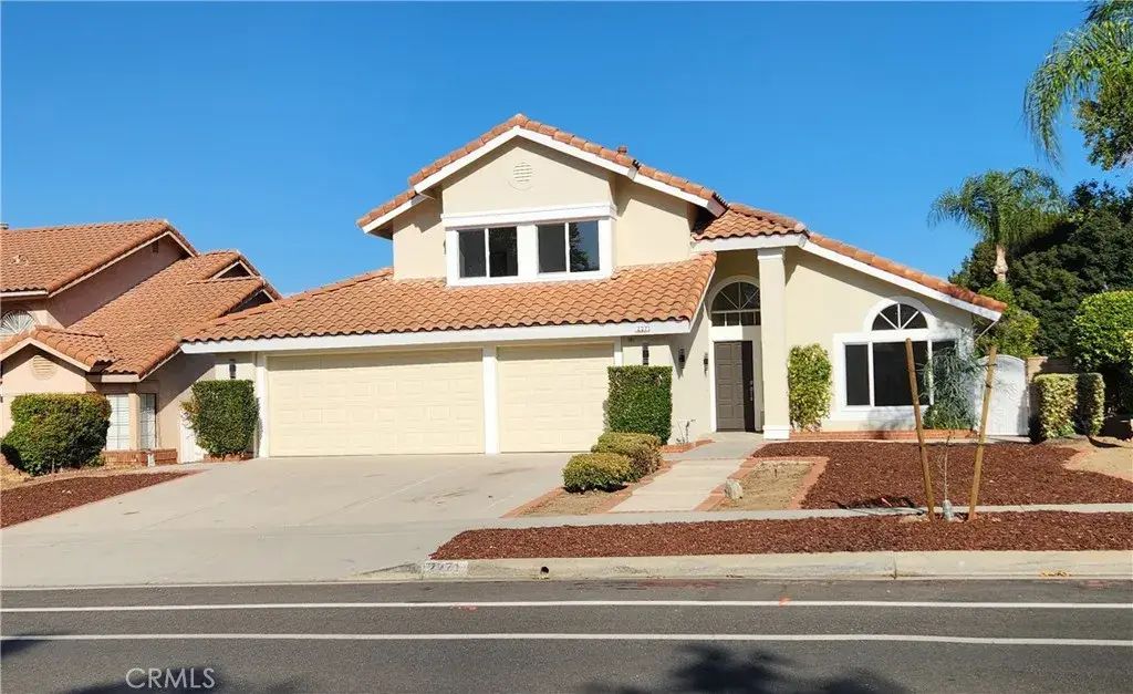 2271 Mangular Avenue, Corona