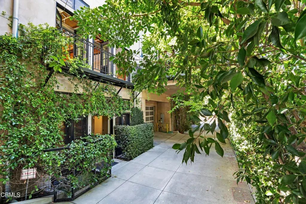 68 E Montecito Avenue, Sierra Madre