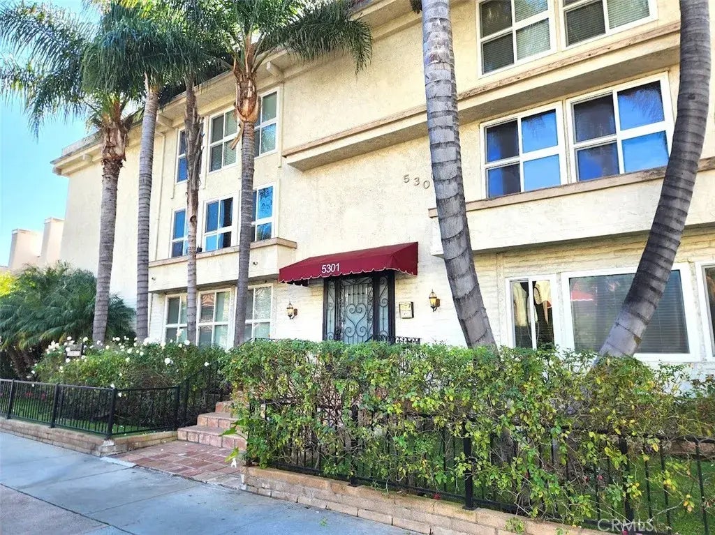 5301 Yarmouth Avenue 12, Encino