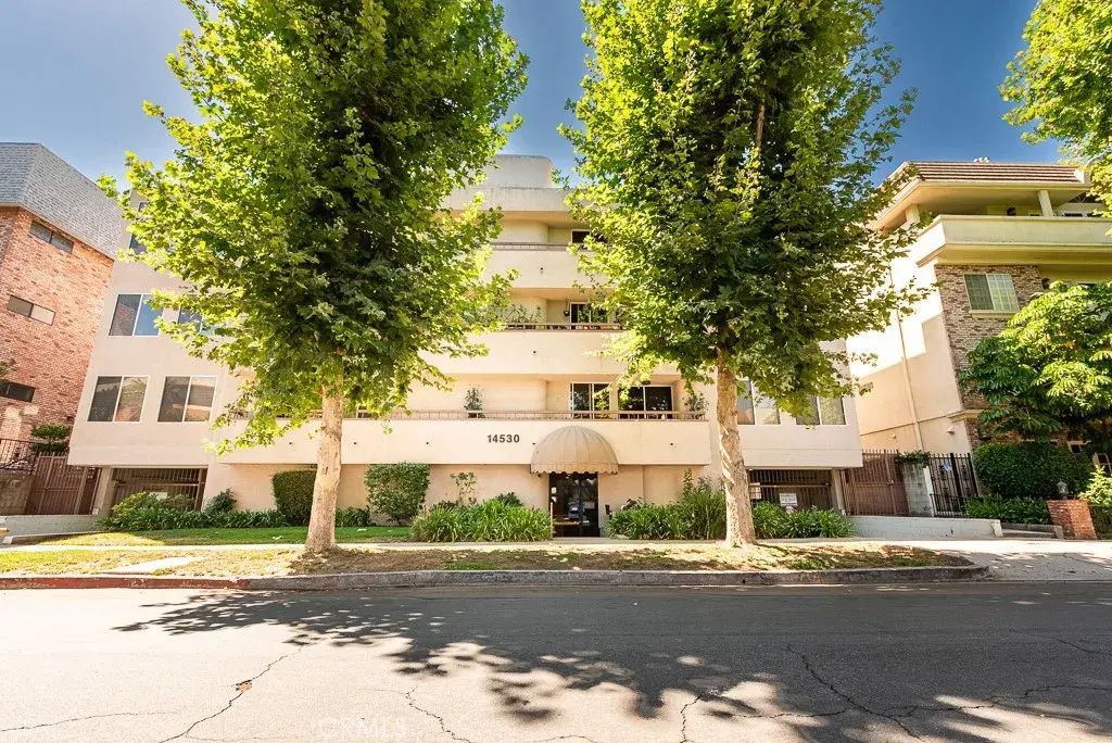 14530 Benefit Street 205, Sherman Oaks