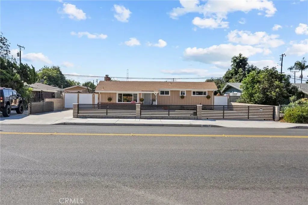 9522 Cerritos Avenue, Anaheim