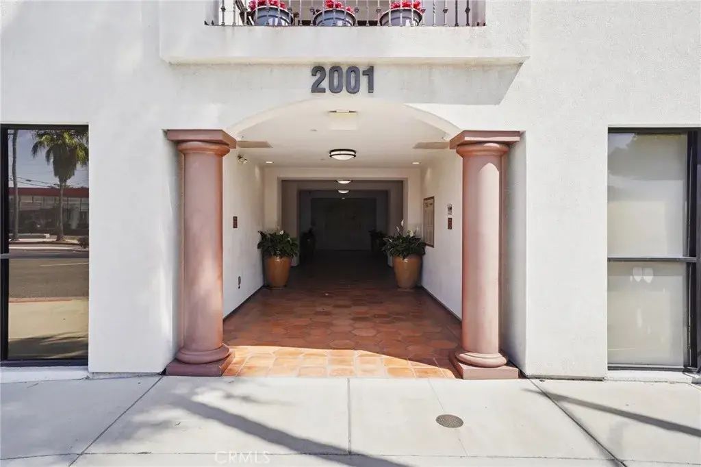 2001 Artesia Boulevard 210, Redondo Beach