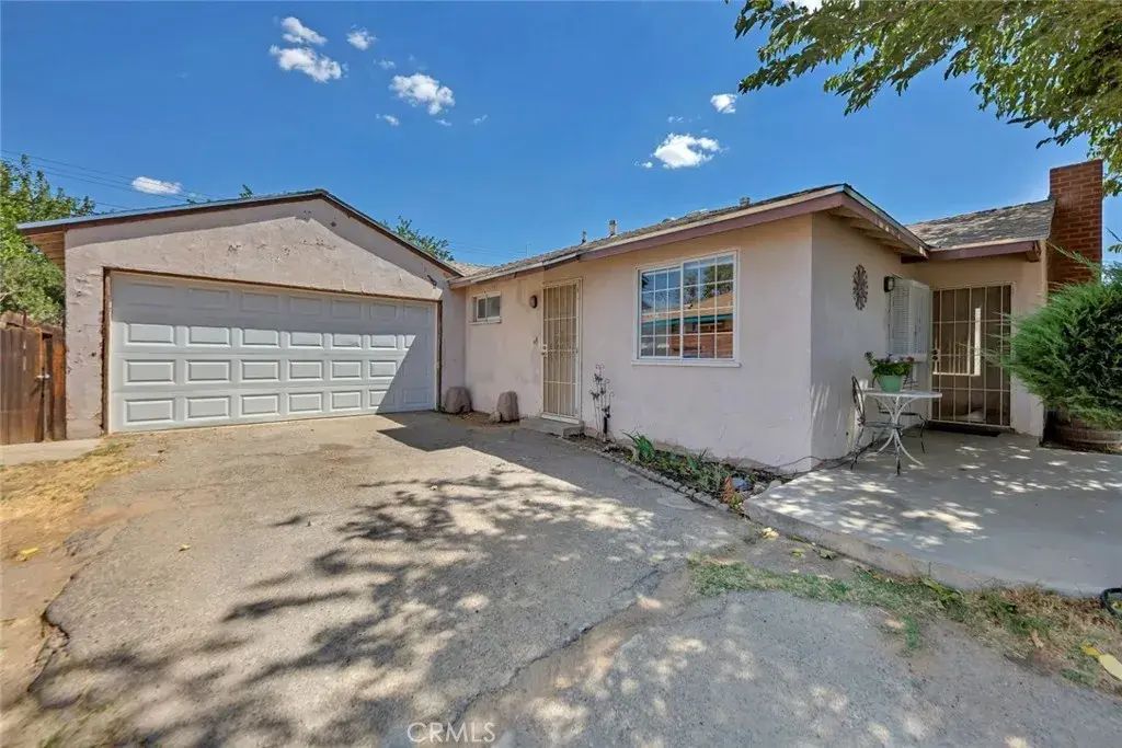 44238 3rd Street East, Lancaster