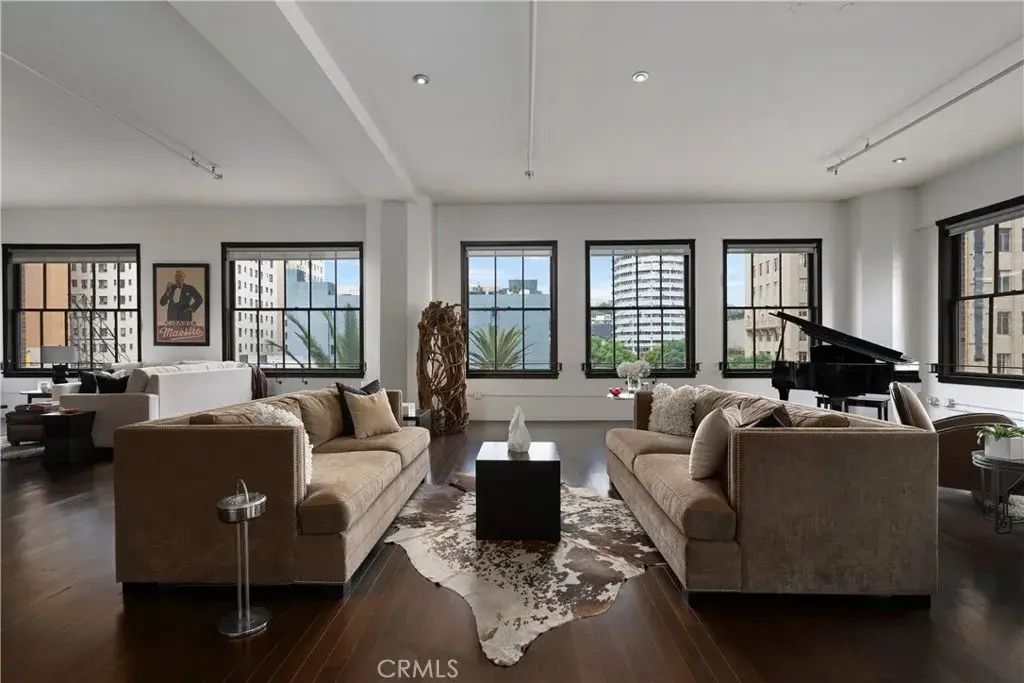 1645 Vine 406, Hollywood