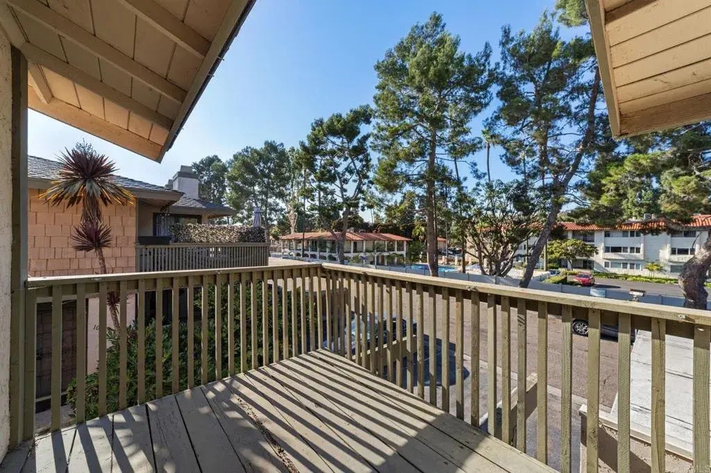 10677 Caminito Cascara, 