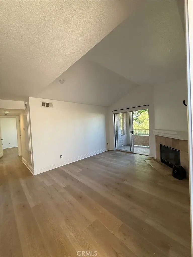 2325 Del Mar Way 206, Corona