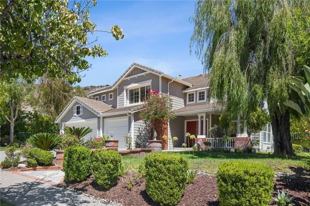 24633 Stagg St, West Hills