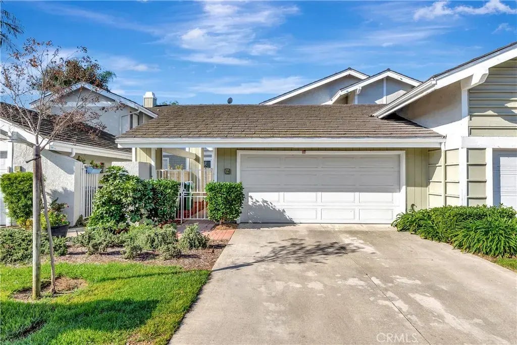 39 Lakeshore 26, Irvine