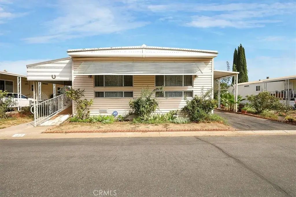 10383 Larkin 43, Live Oak