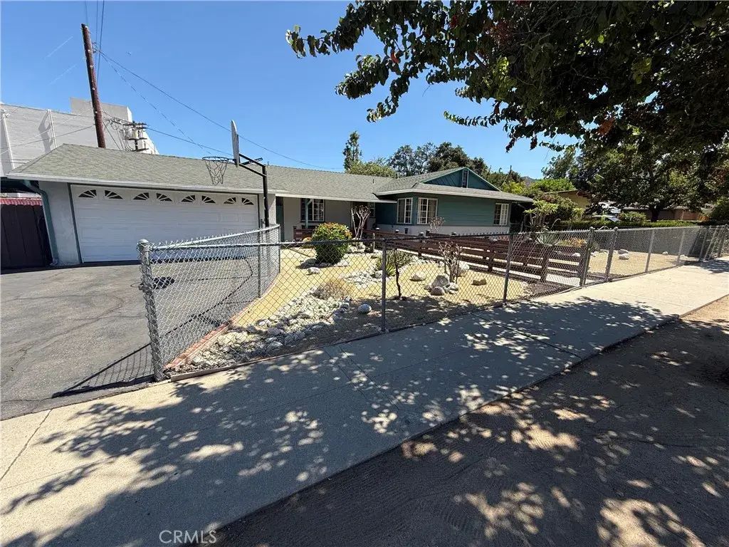 10430 Mcvine Avenue, Sunland