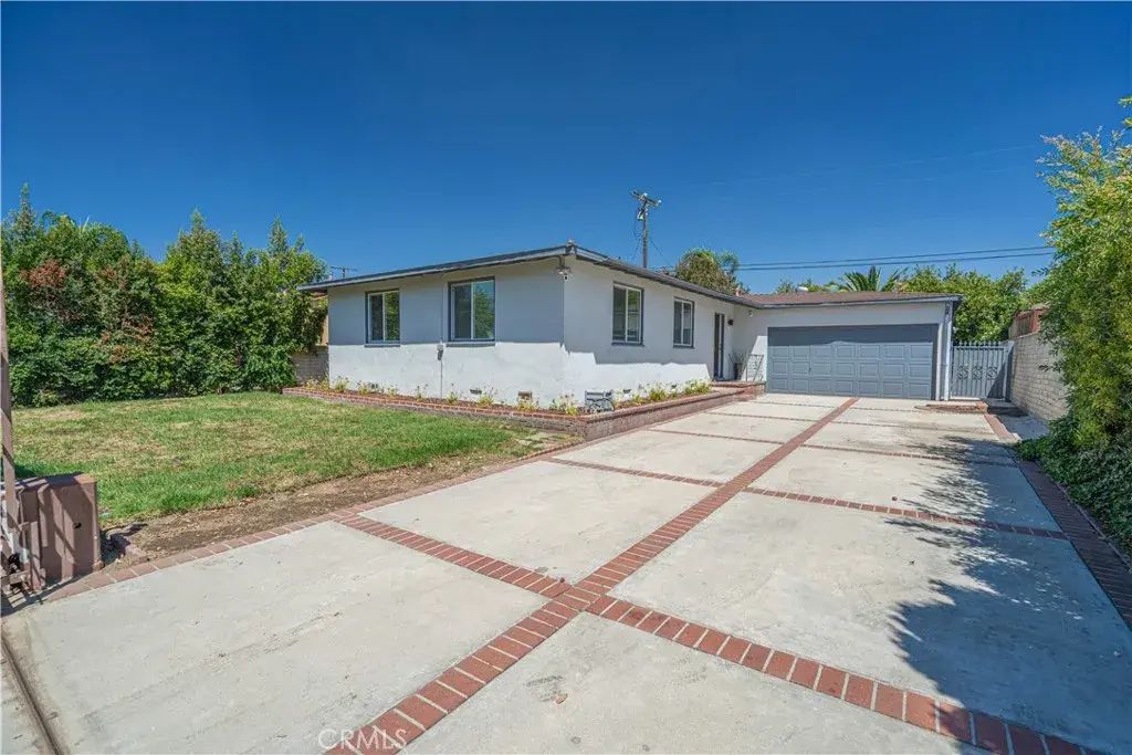 8644 Katherine Avenue, Panorama City