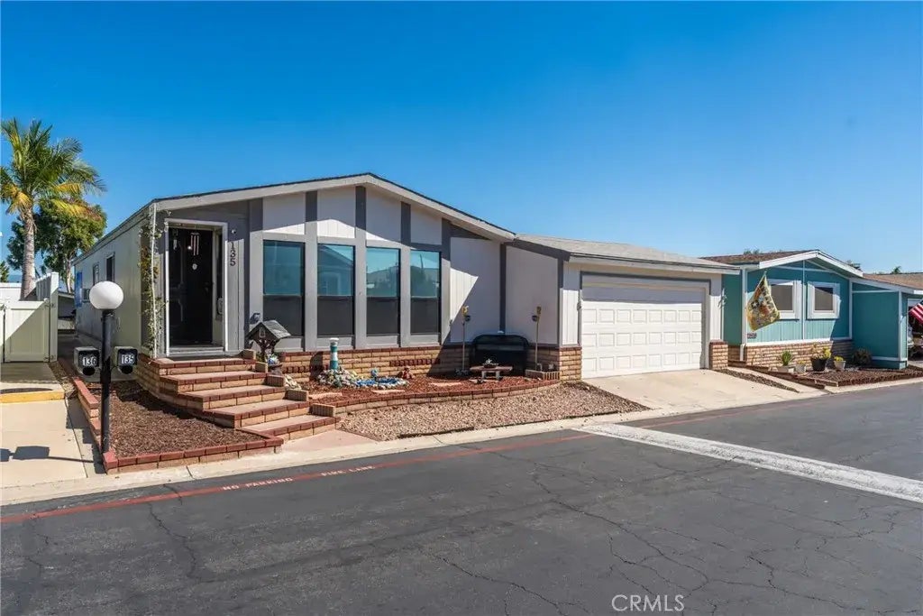 1550 Rimpau 135, Corona