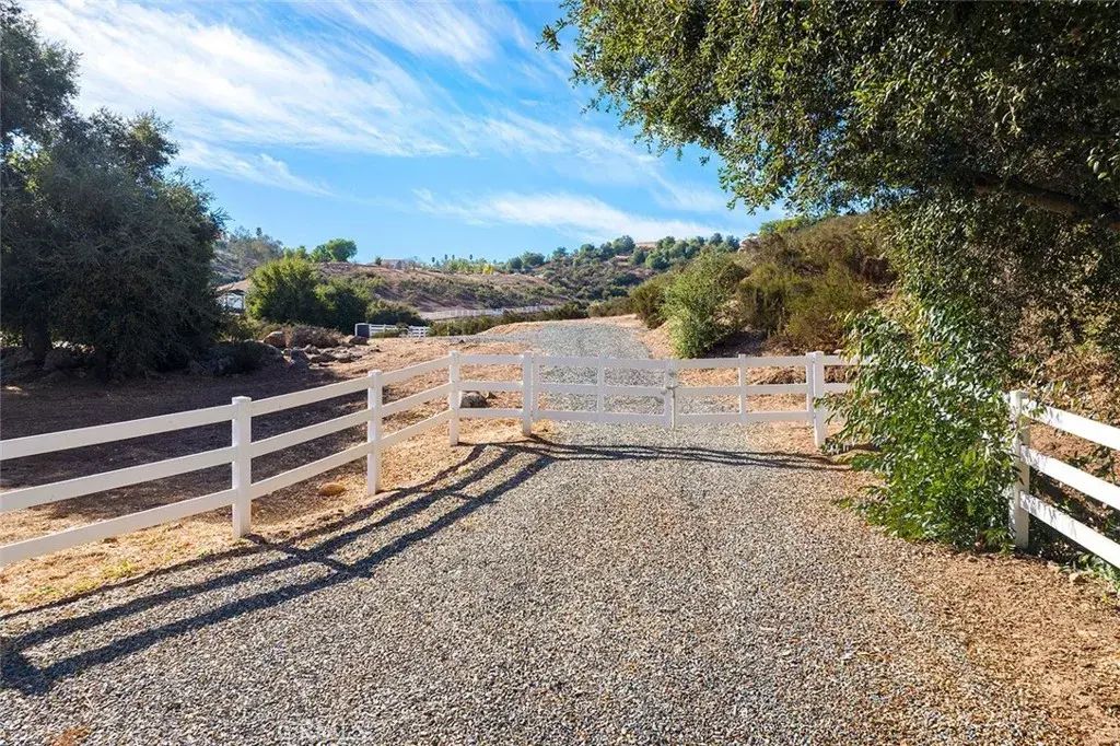 38563 Calle De Companero, Murrieta