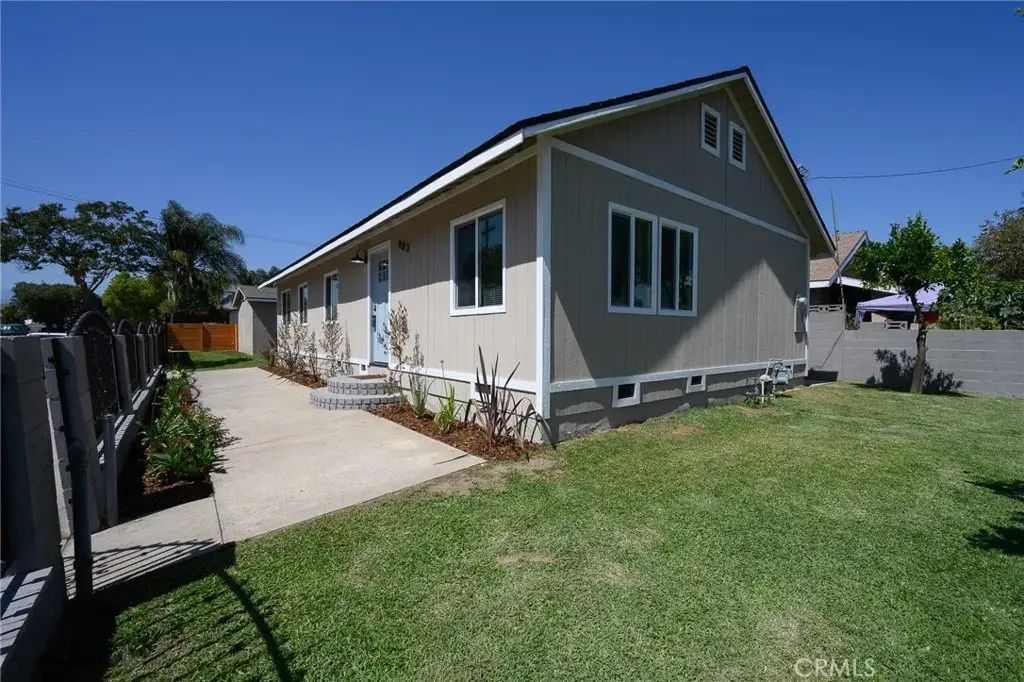 903 E 7th Street, Pomona