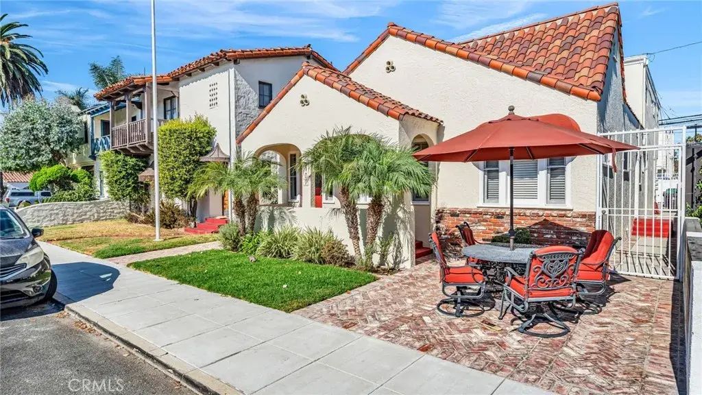 107 Prospect Avenue, Long Beach