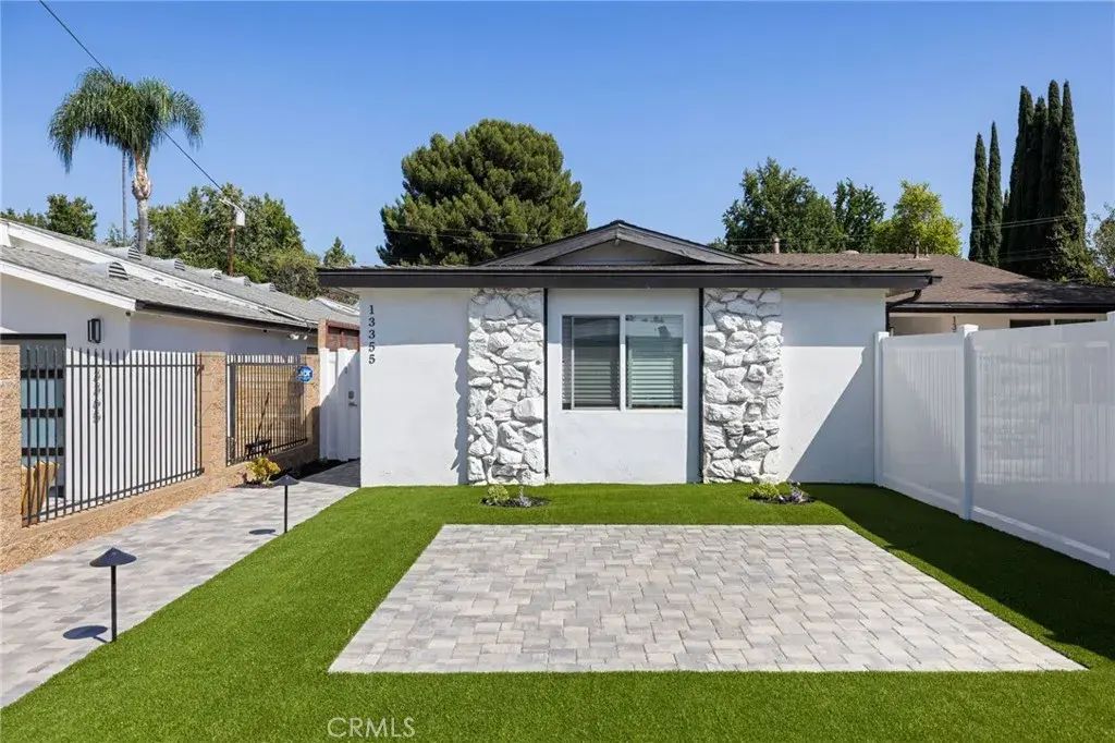 13355 Erwin, Valley Glen