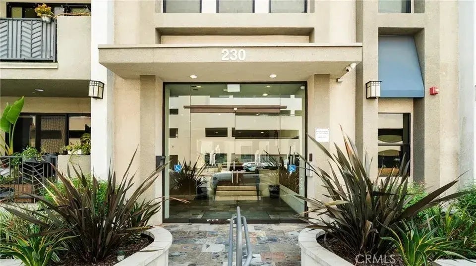 230 S Jackson 305, Glendale