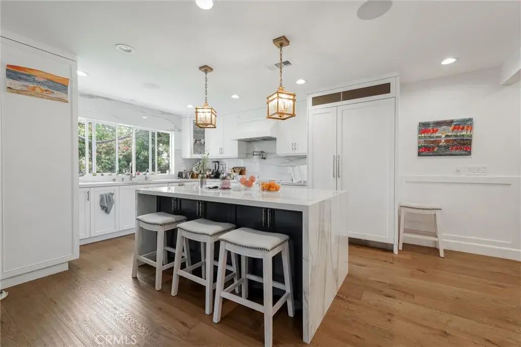 2528 N Orchard Drive, Burbank