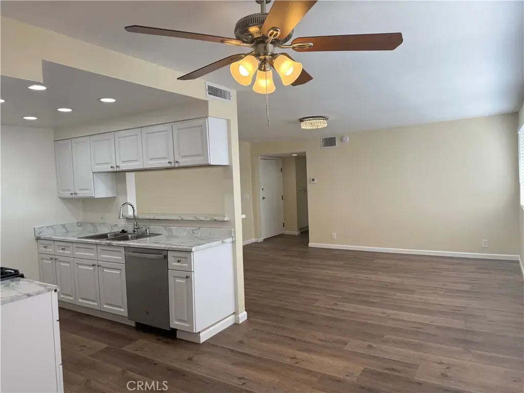 7305 Milwood Avenue 7, Canoga Park