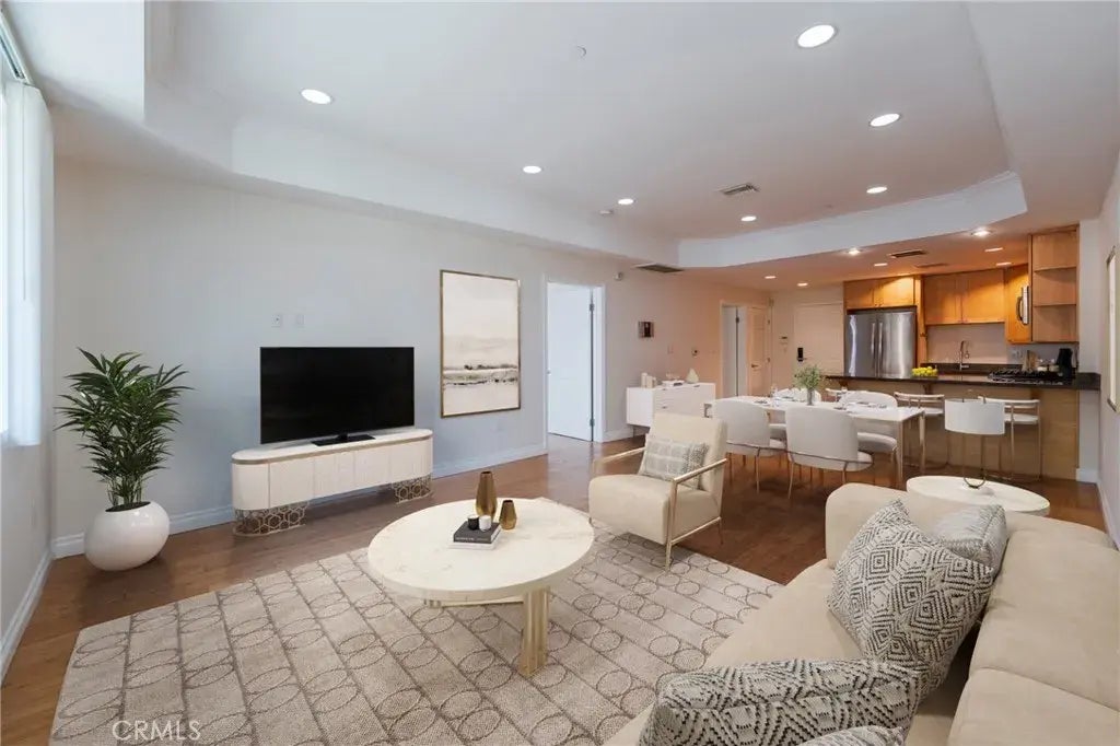 3061 W 12th Place 101, Los Angeles