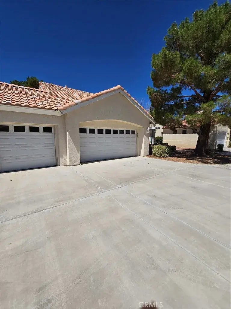 11394 Country Club Dr, Apple Valley