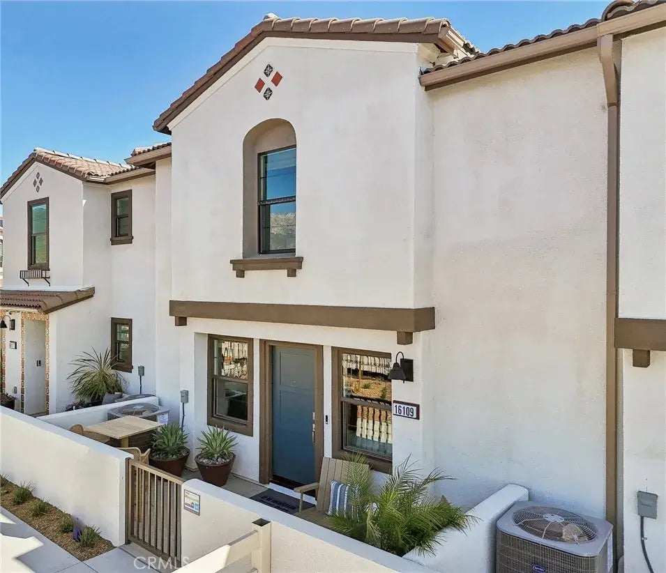 16201 Lumia Way, Fontana