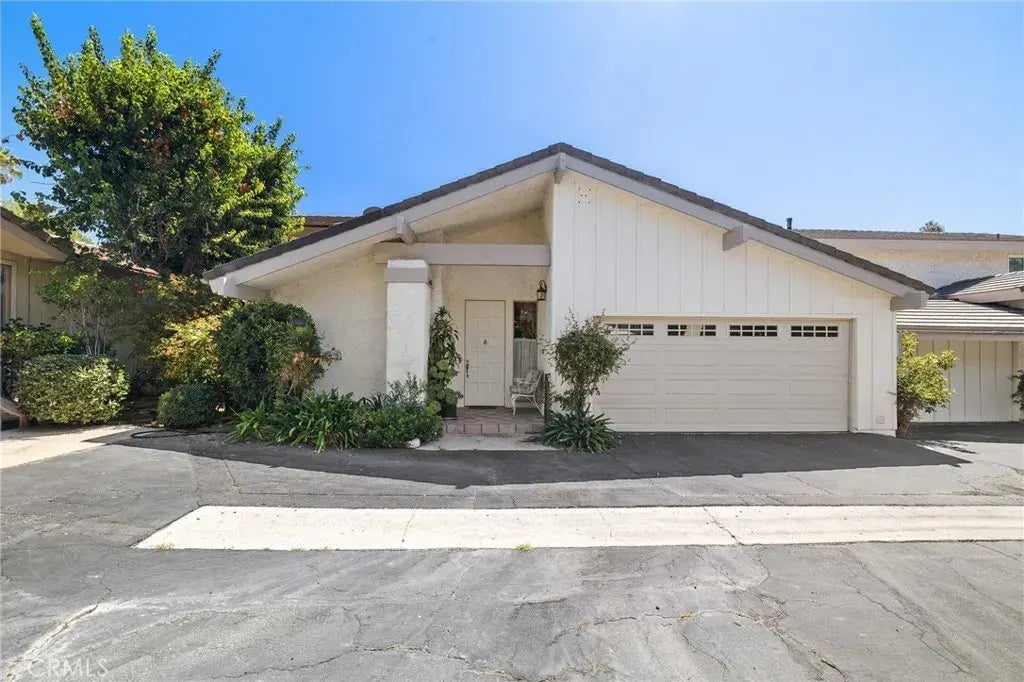 1406 Valley View Road, Glendale
