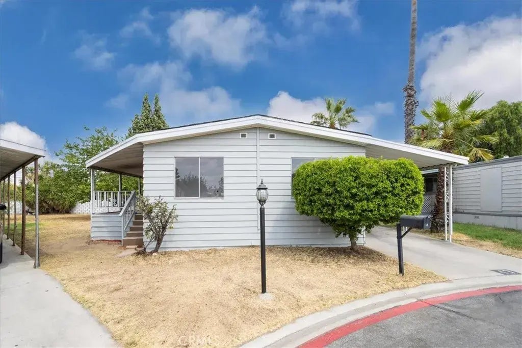 17400 Valley 43, Fontana