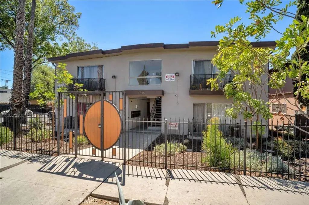 11936 Hart St, North Hollywood