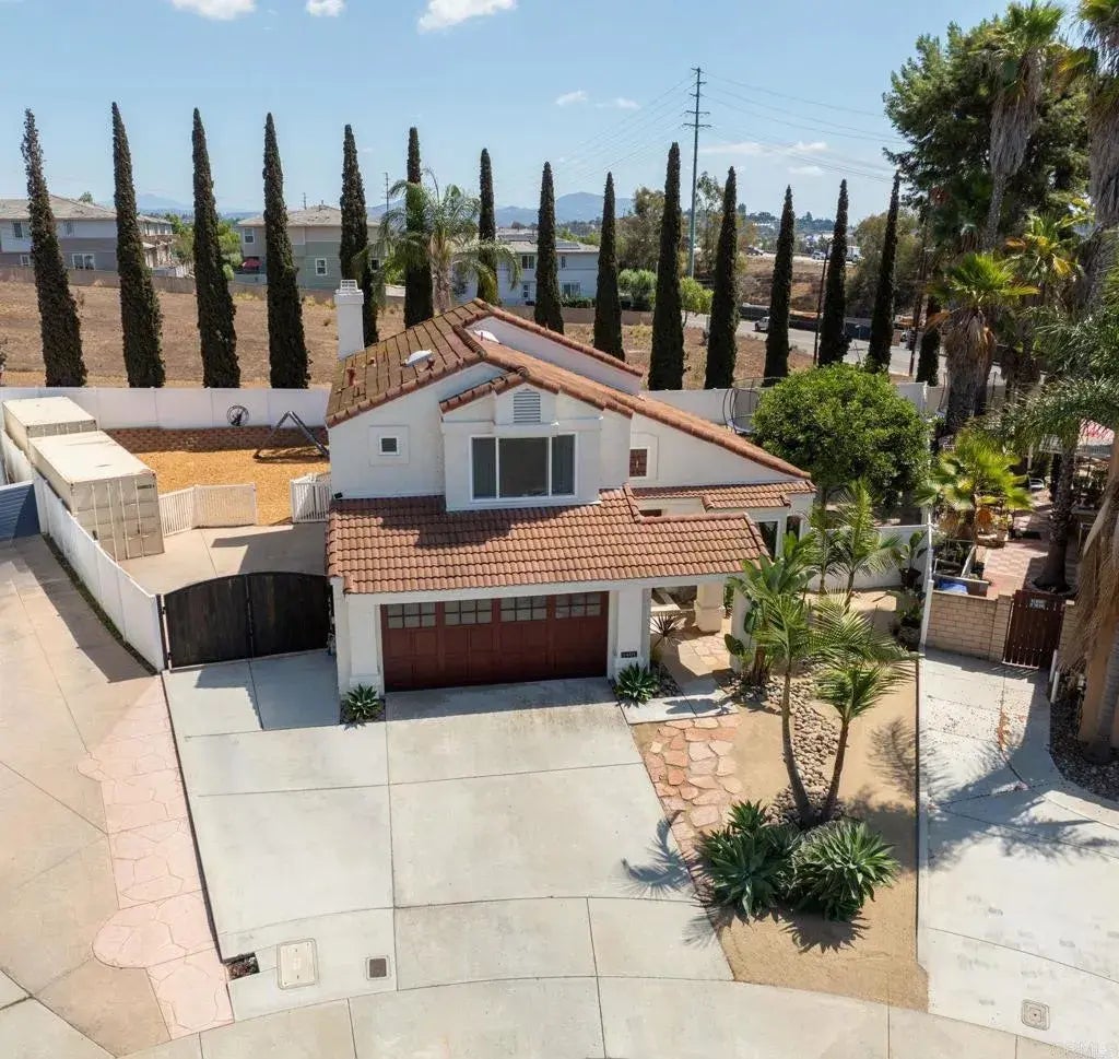 1401 Corte Rapallo, Escondido