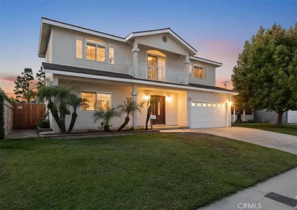 8831 Glider Avenue, Los Angeles