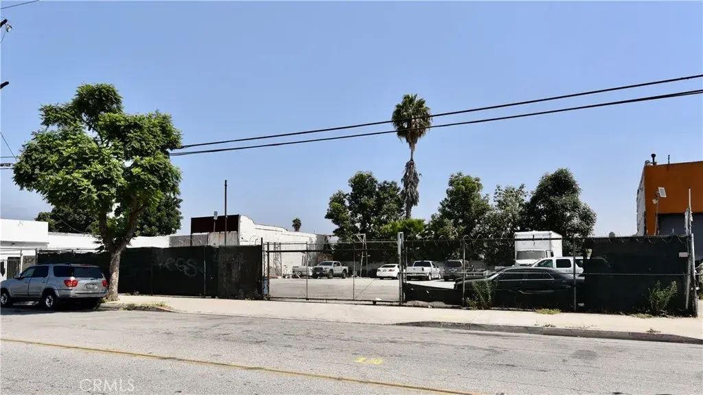 142 S Alameda, Compton