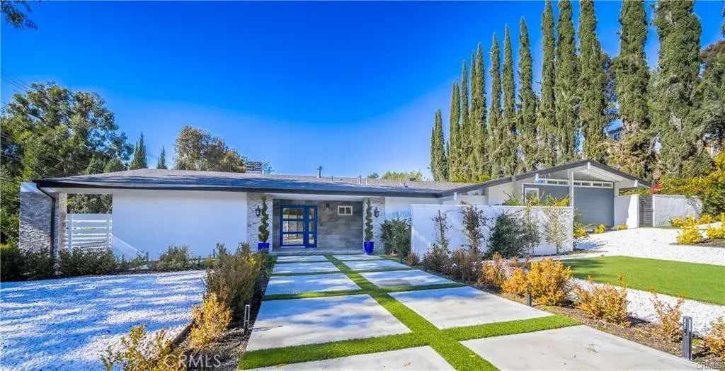5105 Lubao Avenue, Woodland Hills